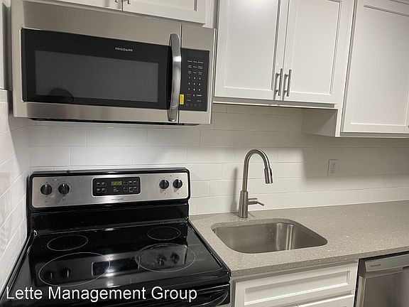 3rd image of 709 Burdeck St #24