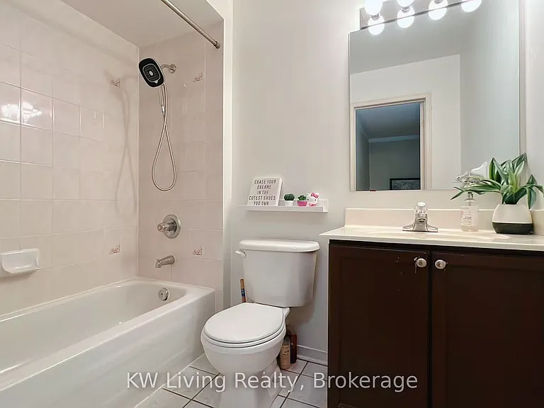 47 Vanity Cres — Photo 15