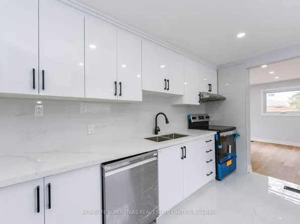 15 Dover Rd, Welland, ON L3B 2T7