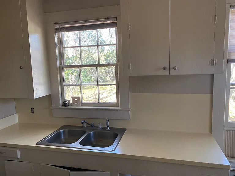 5865 Castile Ave #B — Photo 8