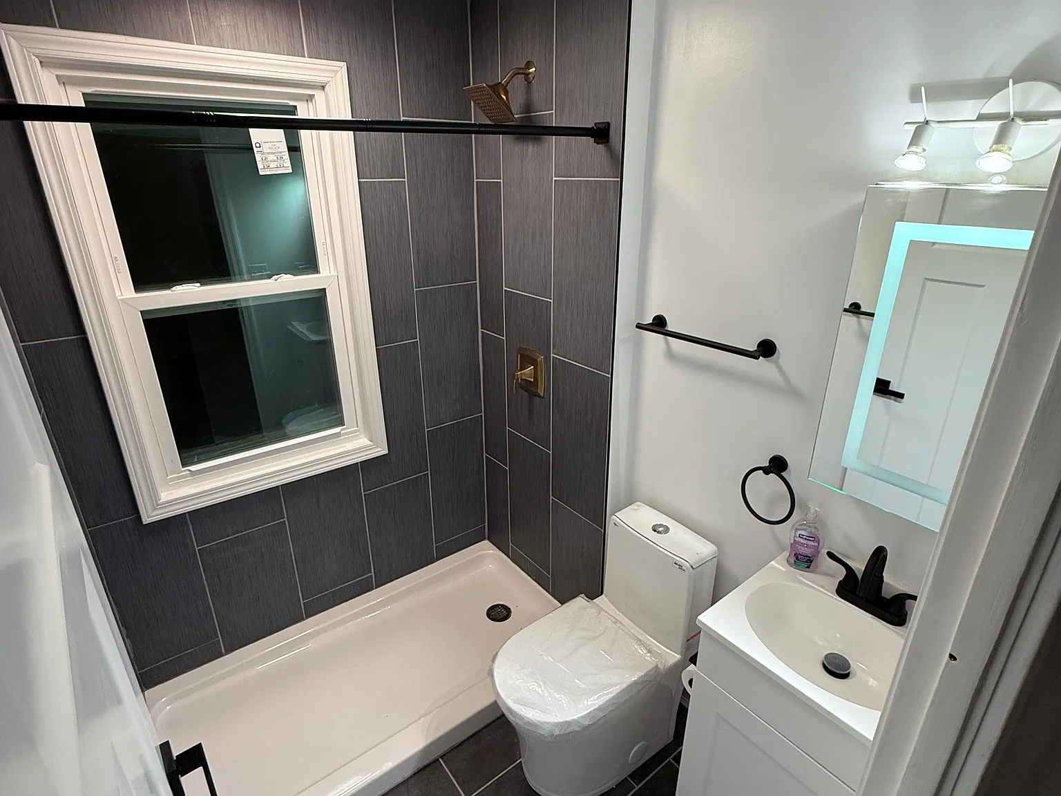 3 bed, 1140 sqft, $1,275 — Photo 2