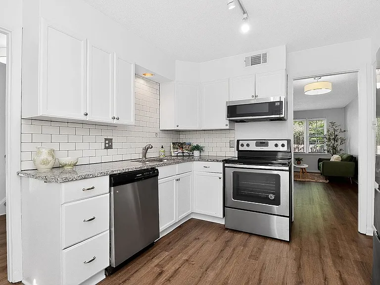 4605 Hedgemore Dr #D — Photo 11