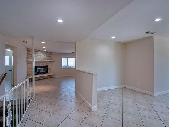 4th image of 1055 Barsby St