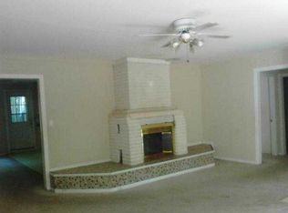 29716 W Roberts Rd, Island Lake, IL 60042