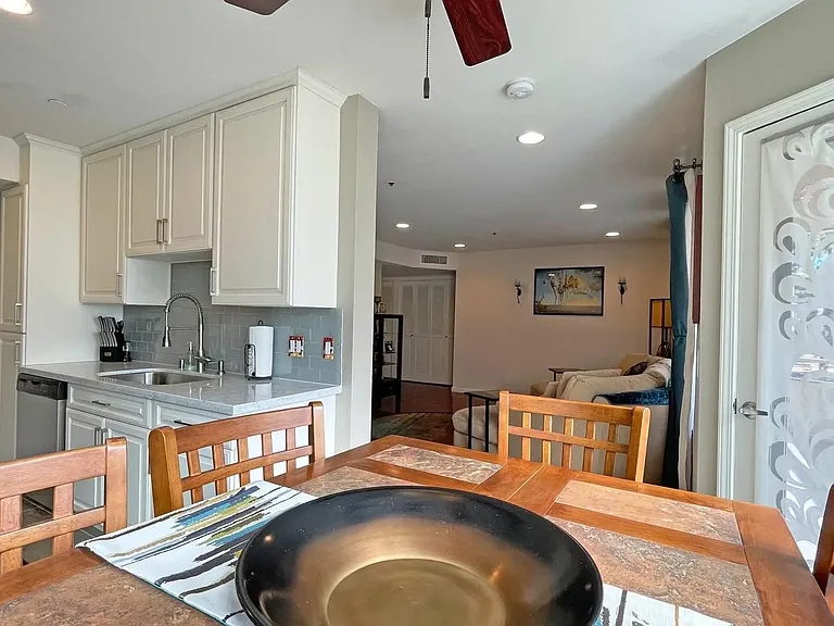 3290 6th Ave #2F — Photo 33