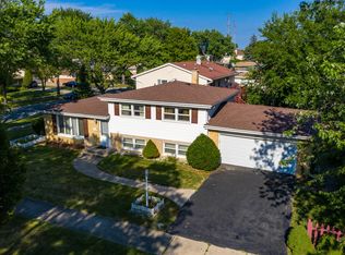 713 Timothy Ln, Des Plaines, IL 60016