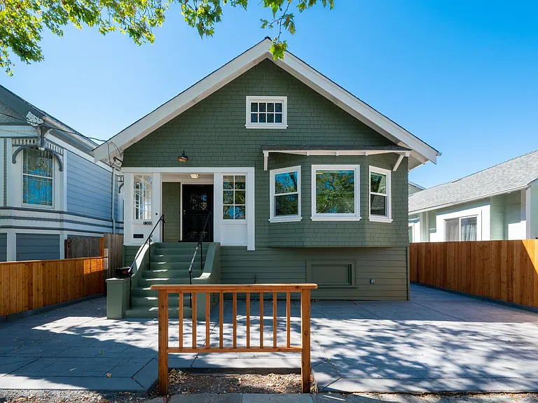 1308 Alcatraz Ave — Photo 12