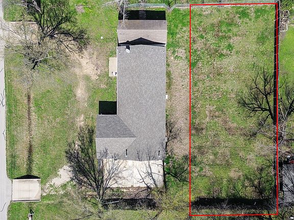 3rd image of Cedar St