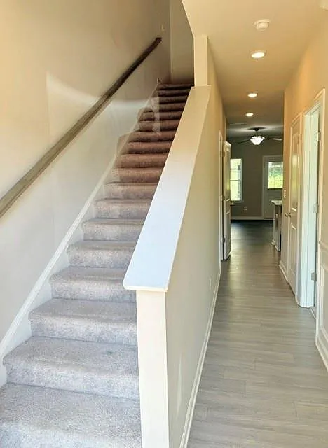 3 bed, 2.5 bath, 1368 sqft, $2,500 — Photo 2