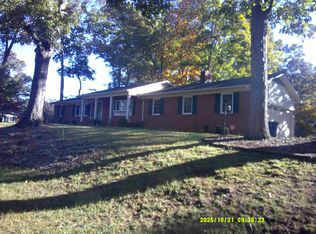 1820 12th St NE, Hickory, NC 28601