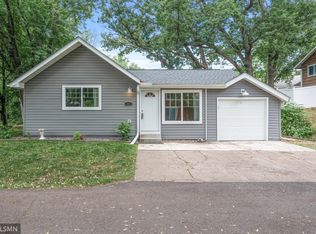 322 Faversham Rd, Willernie, MN 55090
