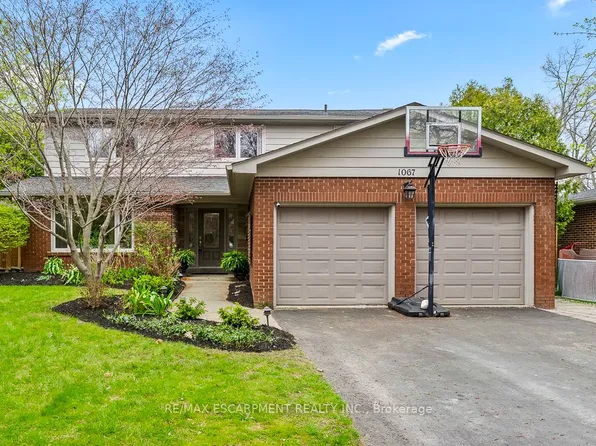 1067 Fair Birch Dr, Mississauga, ON L5H 1M4