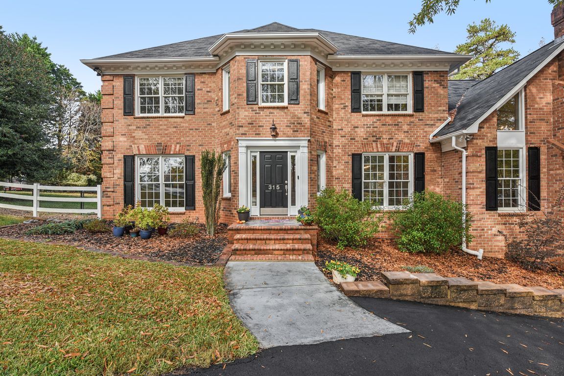 Red Barn Trl-S0911-001.jpg