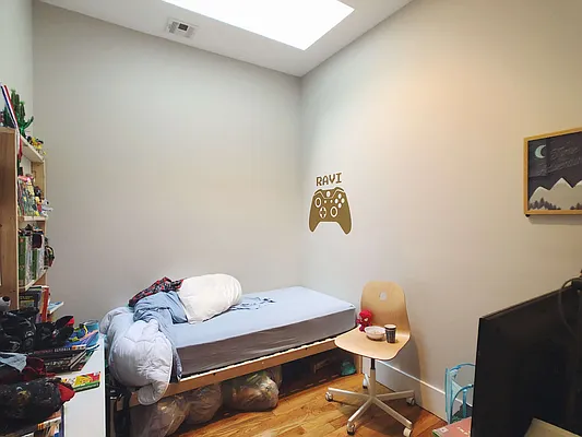 Rented by Manhattan Management LLC | media 5