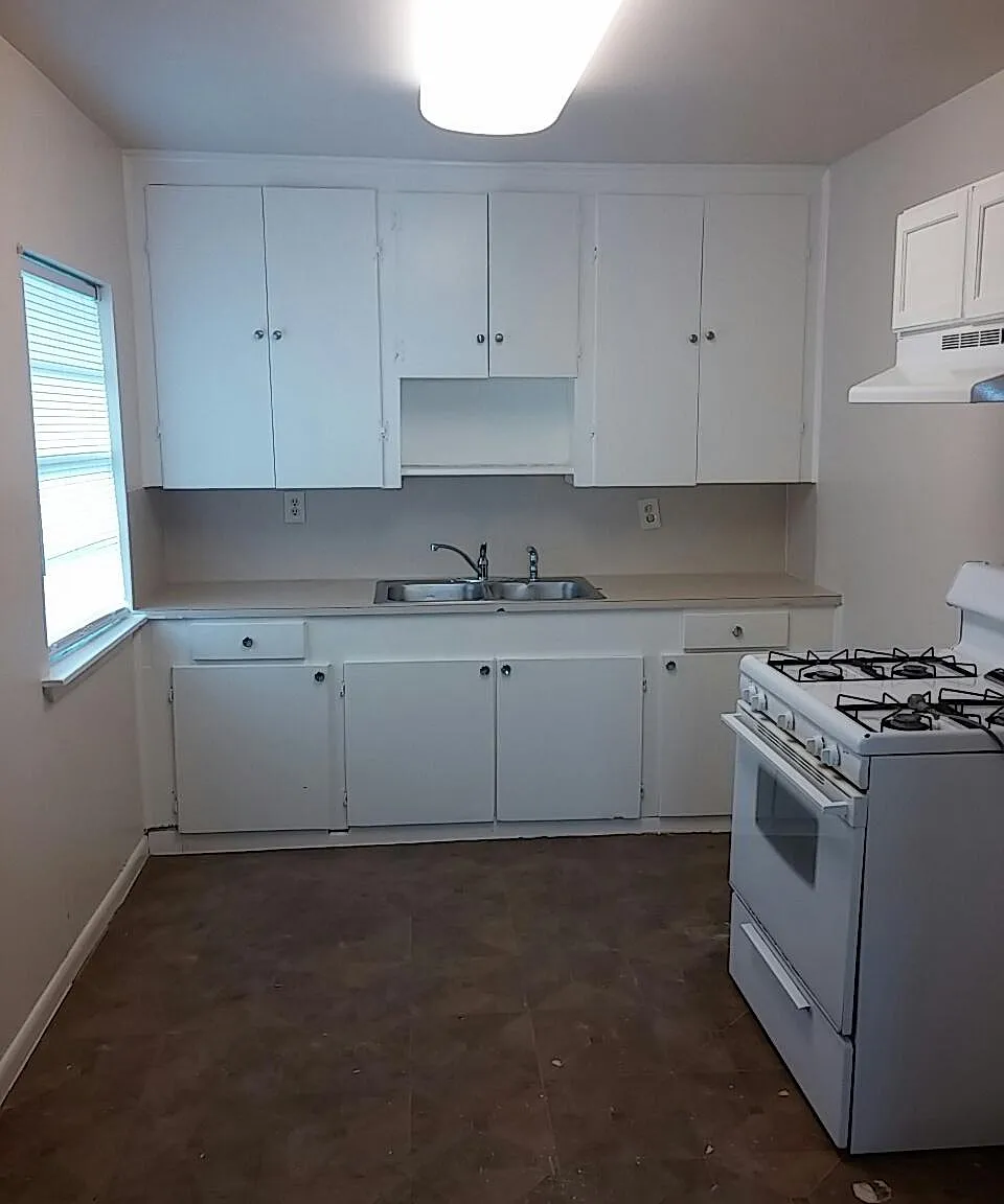 9500 Brown Lane — Photo 2
