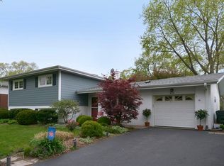 410 N Carlyle Pl, Arlington Heights, IL