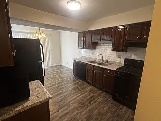2 bed, 1200 sqft, $1,350 — Photo 2