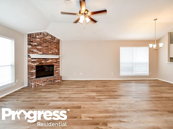3rd image of 2818 Saint Thomas Ln