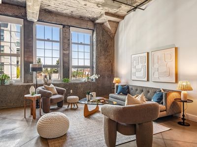 201 4th St APT 302, Oakland, CA, 94607