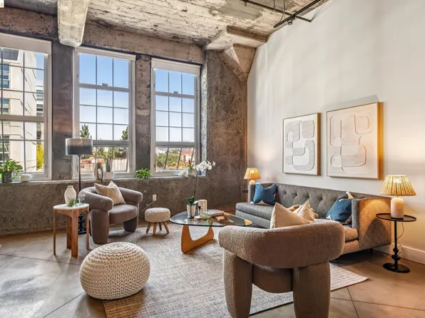 201 4th St APT 302, Oakland, CA 94607