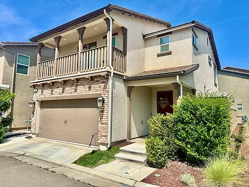 241 Aria Ave S Photo 1