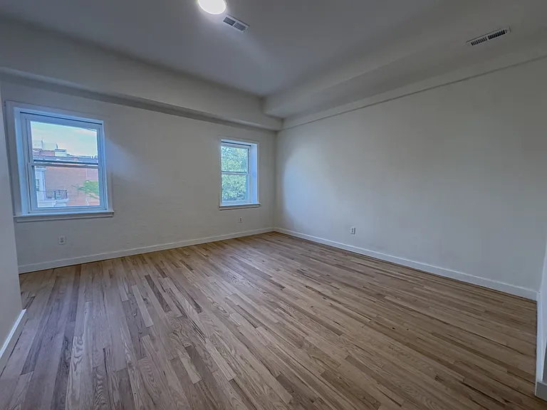 536 N 19th St #3 — Photo 12