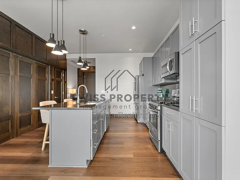 1145 N High St #504 — Photo 8
