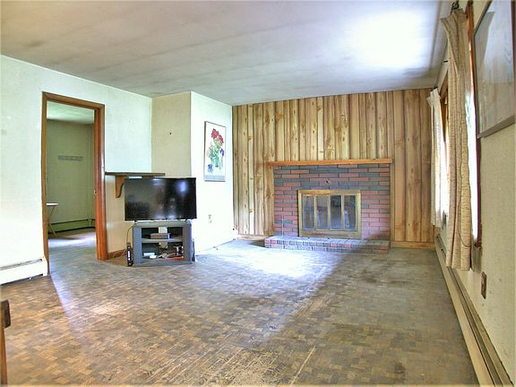 5th image of 1 Meadow Dr