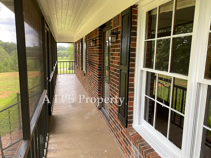 583 S Holcomb Rd SW — Photo 5