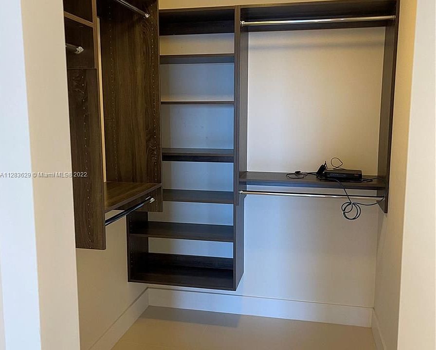 1st image of 2960 NE 207th St Unit 1116