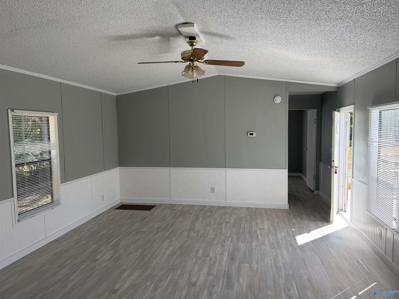 2 bed, 2.0 bath, 1020 sqft, $995 — Photo 2
