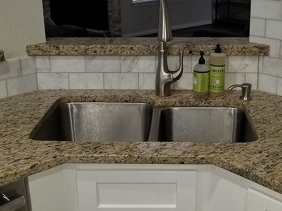 4th image of 15618 Thornbrook Dr
