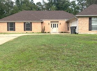 606 Englewood Dr, Lufkin, TX 75901