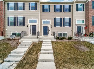 586 Cannon Ball Dr, Grayslake, IL 60030
