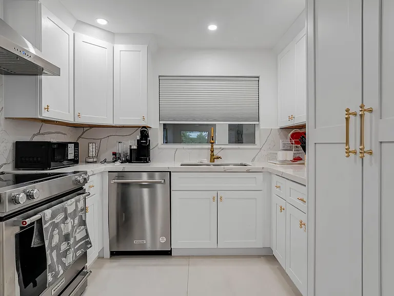 401 Briny Ave #315 — Photo 8