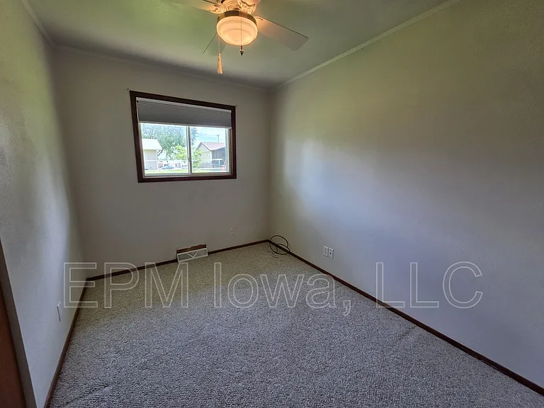 4747 Danbury St NE — Photo 13