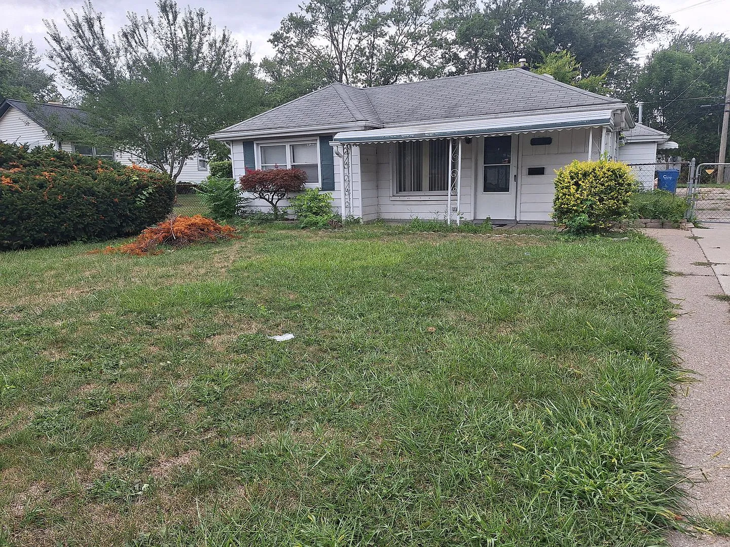 Quaint 3 bedroom home — Photo 1