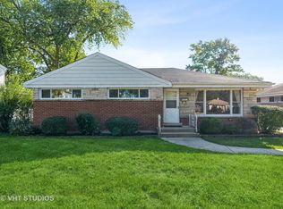 113 N Wilke Rd, Arlington Heights, IL 60005