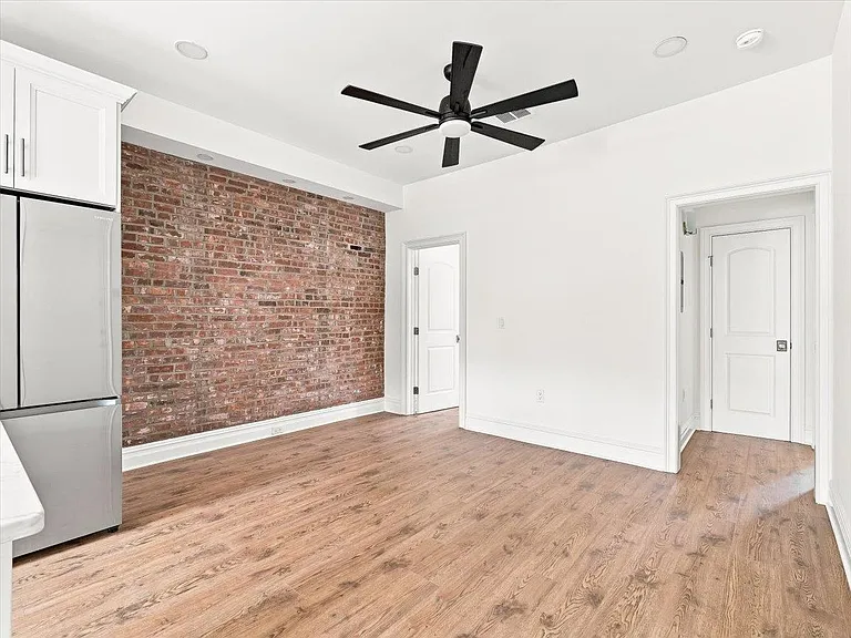 155 Grand St #2 — Photo 12