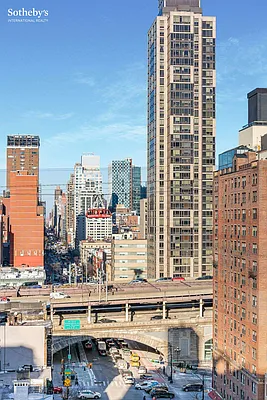 Sold by Sotheby's International Realty | media 26