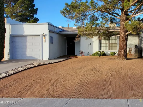 1061 Candeleras St, Las Cruces, NM 88011