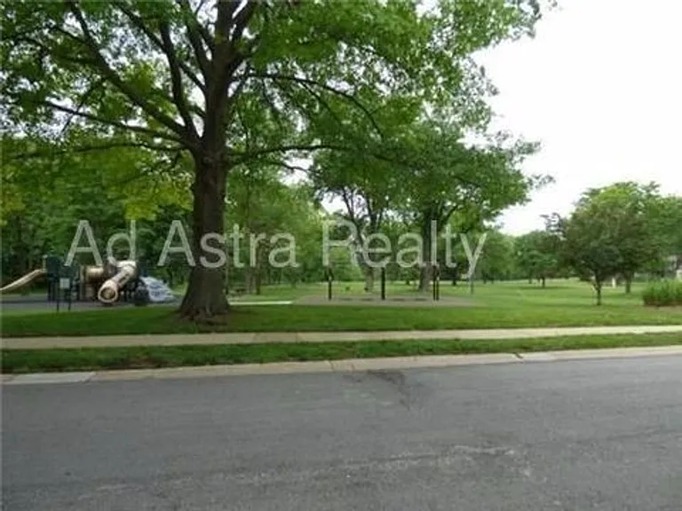 8909 W 71st St — Photo 13