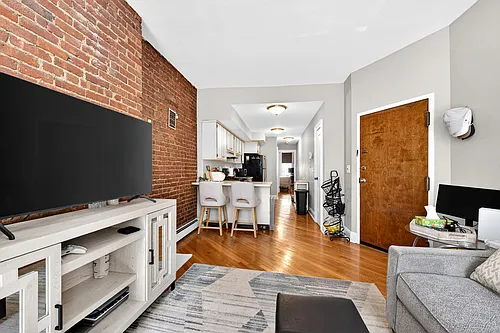 232 Park Ave #2S Photo 1