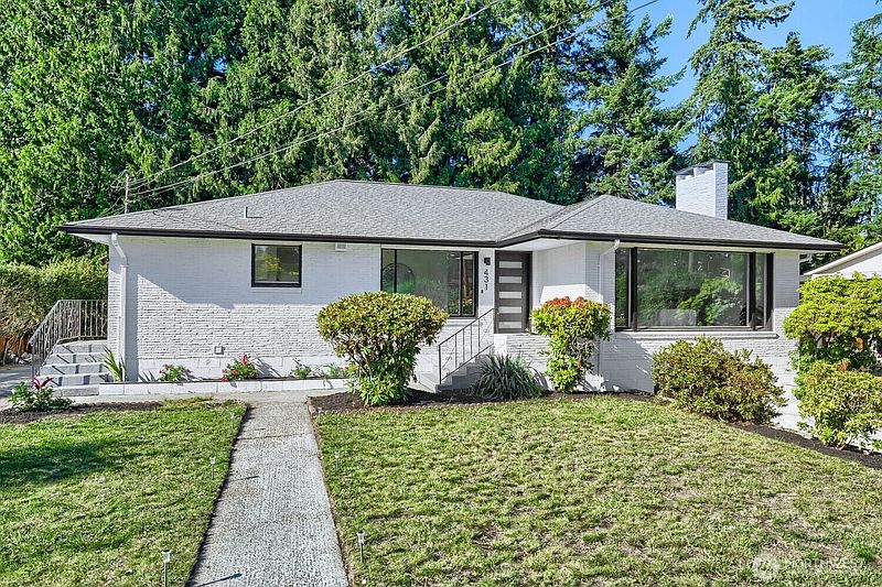 3rd image of 431 72nd Street SE