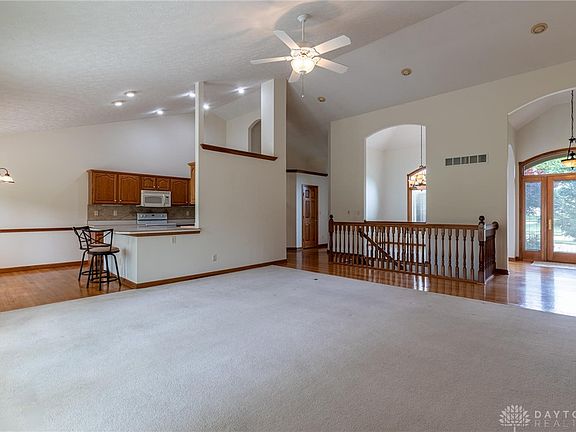 3rd image of 14 Fairwood Dr