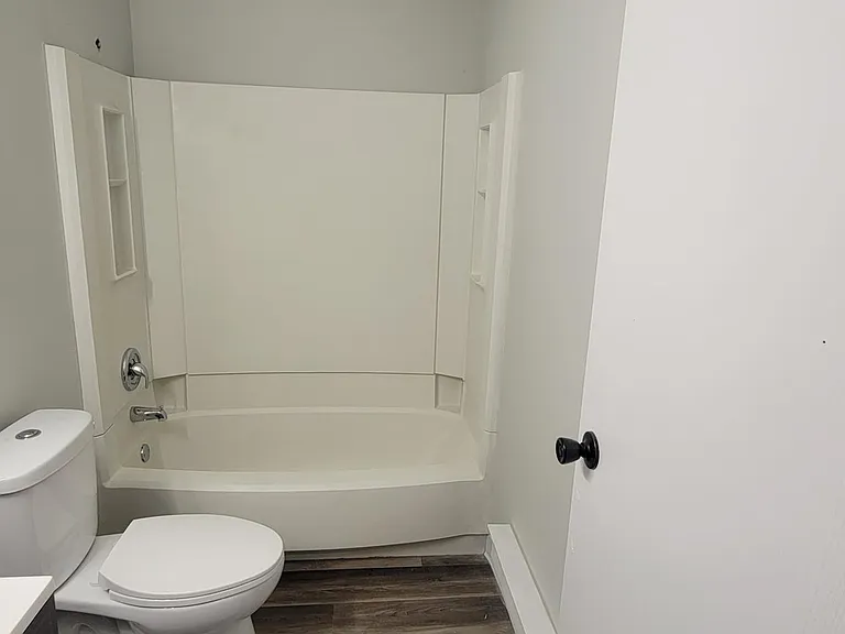 29W531 Country Ridge Dr #E — Photo 8