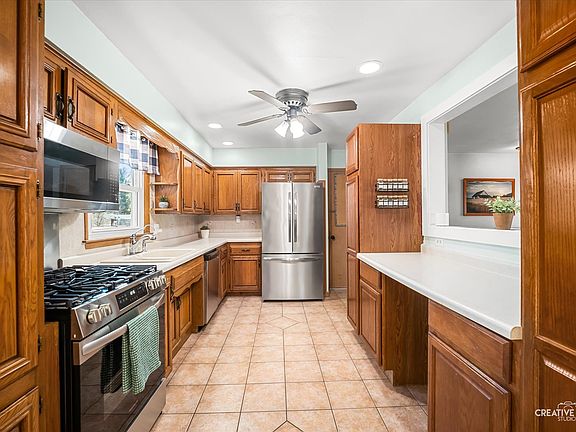 2nd image of 2212 Farris Ct