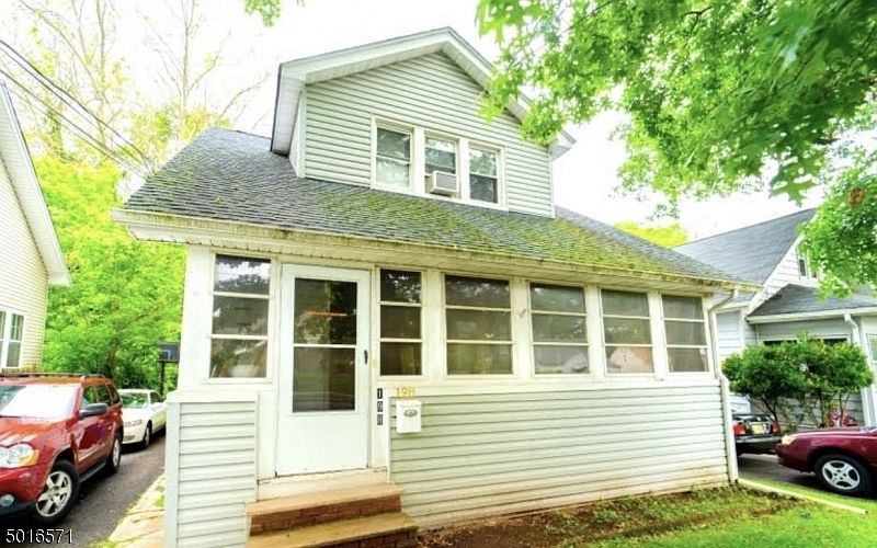 1st image of 198 Linden Ave