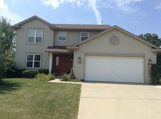 520 Autumn Crest Dr, Watertown, WI 53094