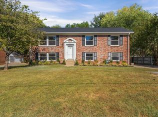 1711 Clydeway Dr, Murfreesboro, TN 37130